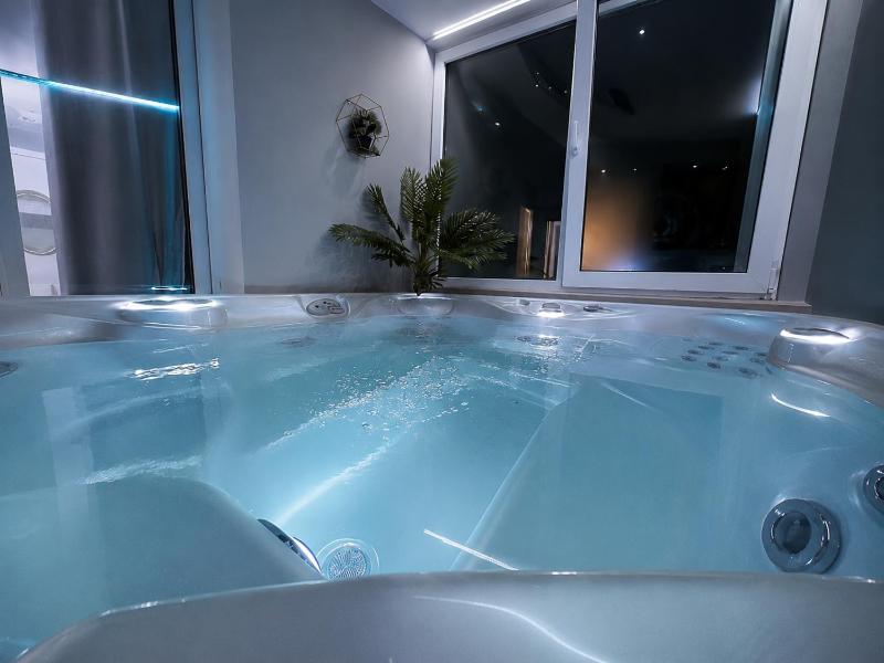 Luxor - Private Jacuzzi Boulevard Suites - image 37