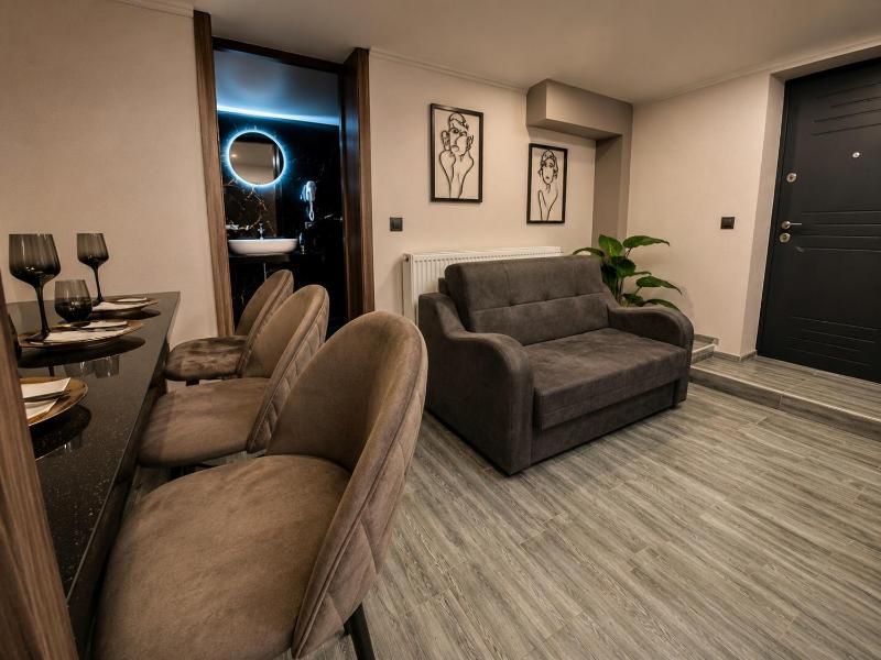 Luxor - Private Jacuzzi Boulevard Suites - image 28