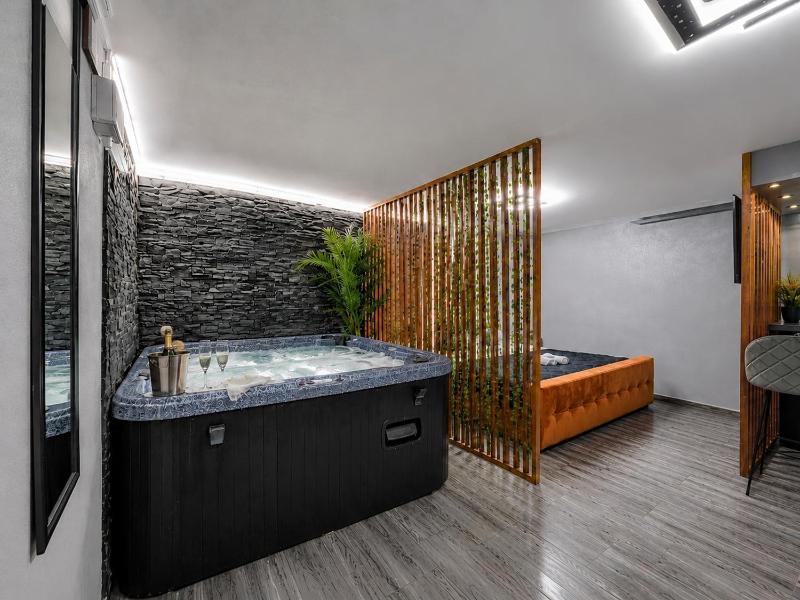 Luxor - Private Jacuzzi Boulevard Suites - image 32