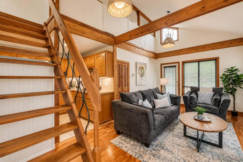 Riverfront Family Friendly Loft Near Butler and Rocky Ripple - image 11