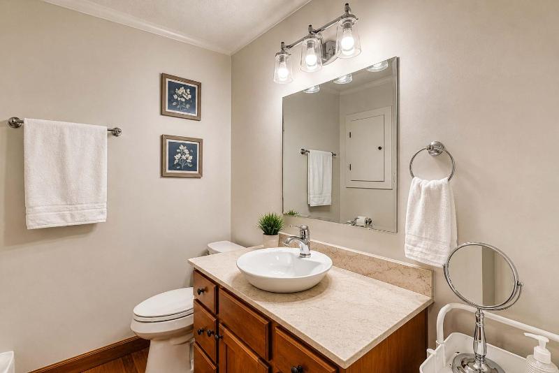Riverfront Family Friendly Loft Near Butler and Rocky Ripple - image 15