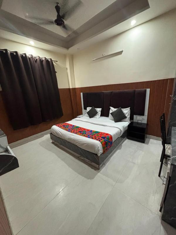 Hotel Red Diamond Residency - image 10