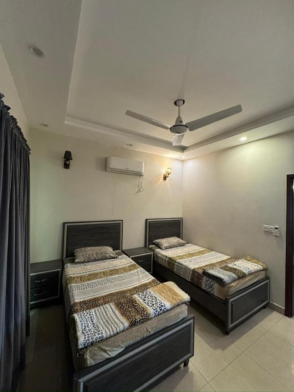 Luxury 3 Bedroom Private Villa - image 4