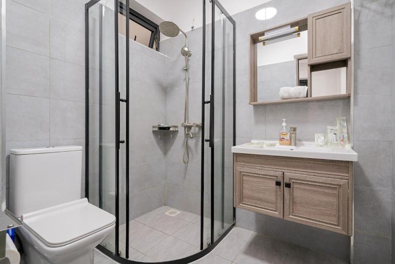 1 bedroom on high floors - image 14