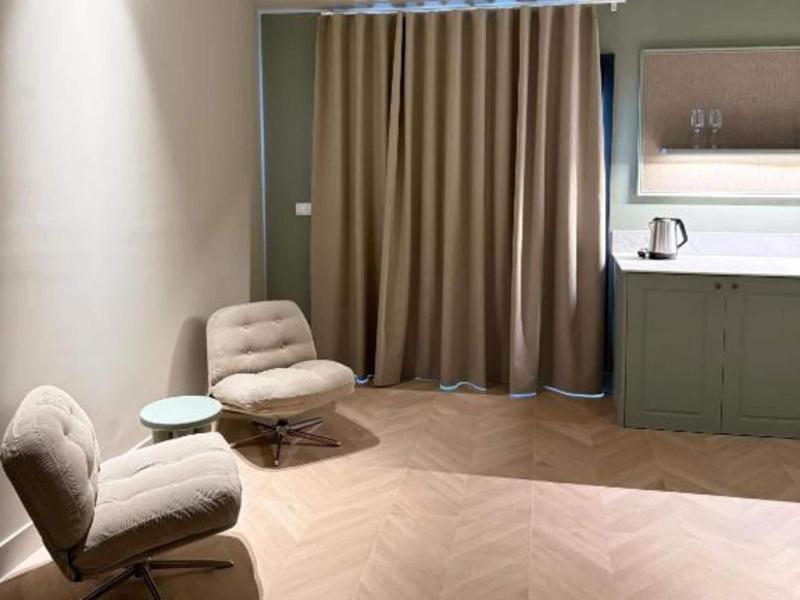 Deluxe Apartment with Balcony for 2 - image 3