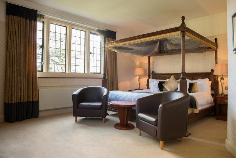 Four Poster Room image 1