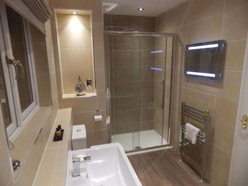 Superior King or Twin Room image 3