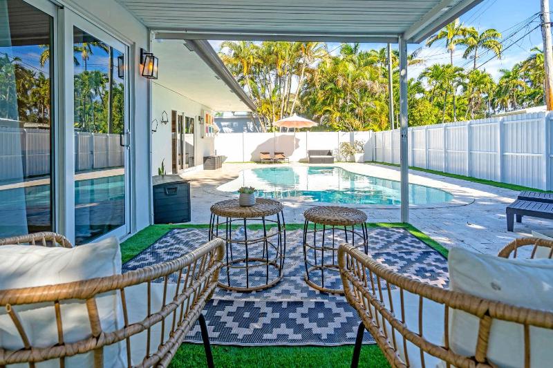 Sunny House With Pool - Spacious - image 8