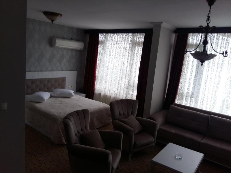 Junior Suite (2 Adults + 1 Child) image 4