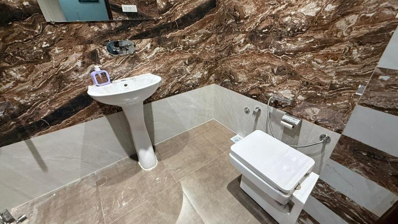 Infinity Hotel by Kalra Hotels - image 4