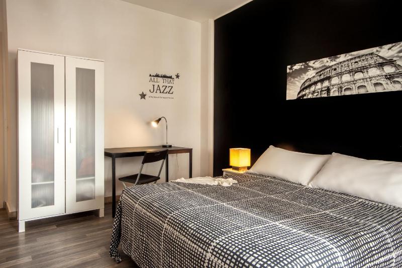 Standard Double Room image 1