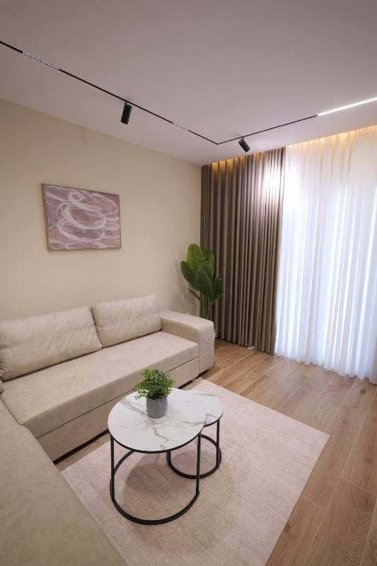 Dionis Garden Suite - image 4