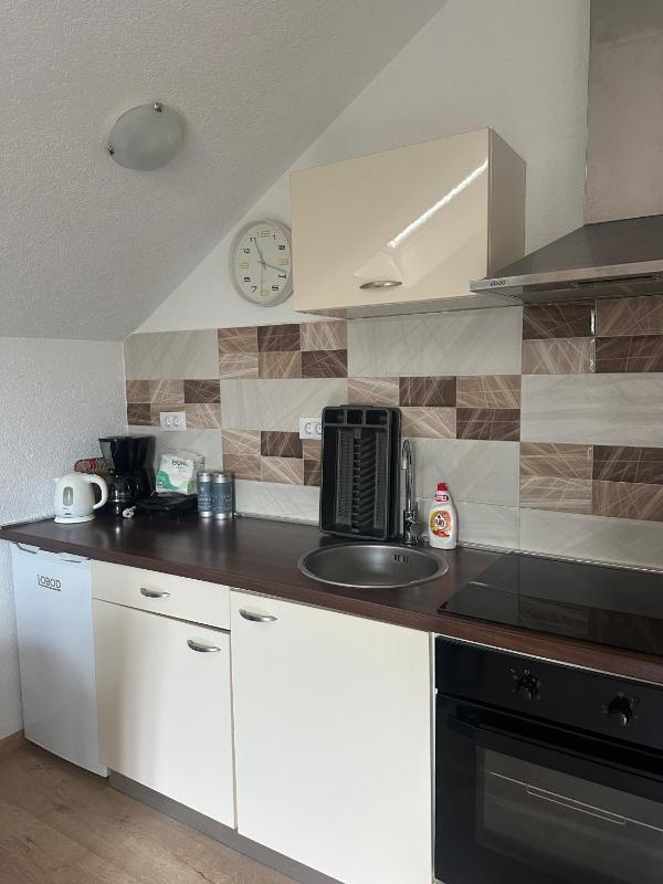 Apartmani Ksenija - image 14