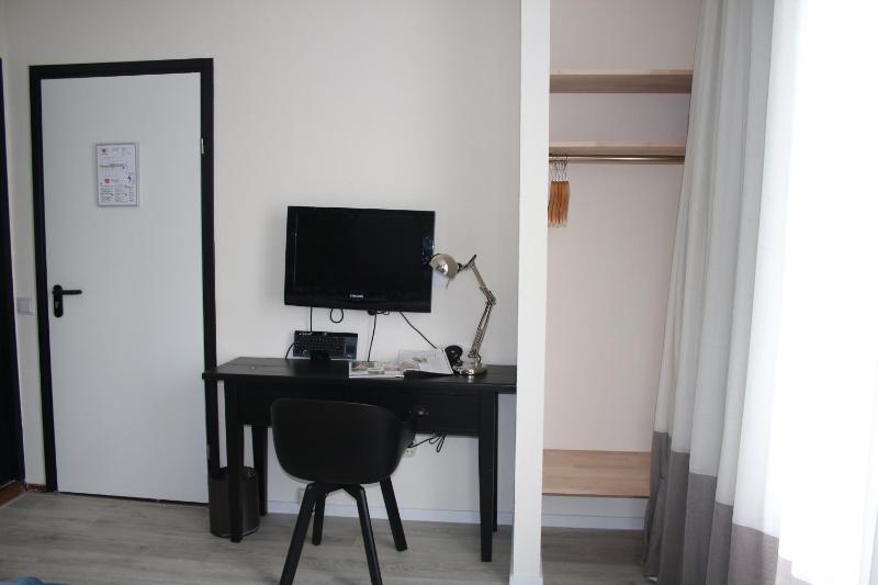 Twin Room with Balcony image 1