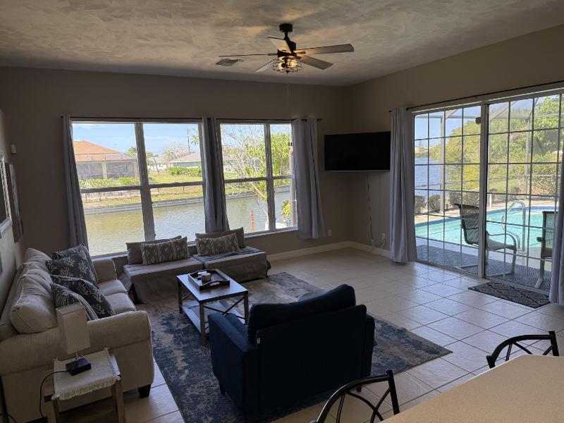 Blue Oasis - Saltwater Pool Dock Dog-Friendly Home - image 29