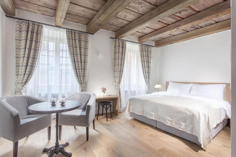 Superior Double Room image 2