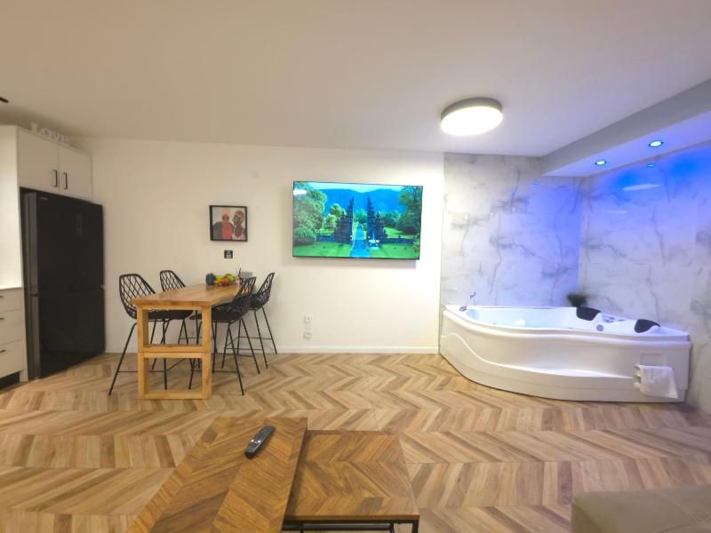 garden apartment 7 min walk to the beach - image 15