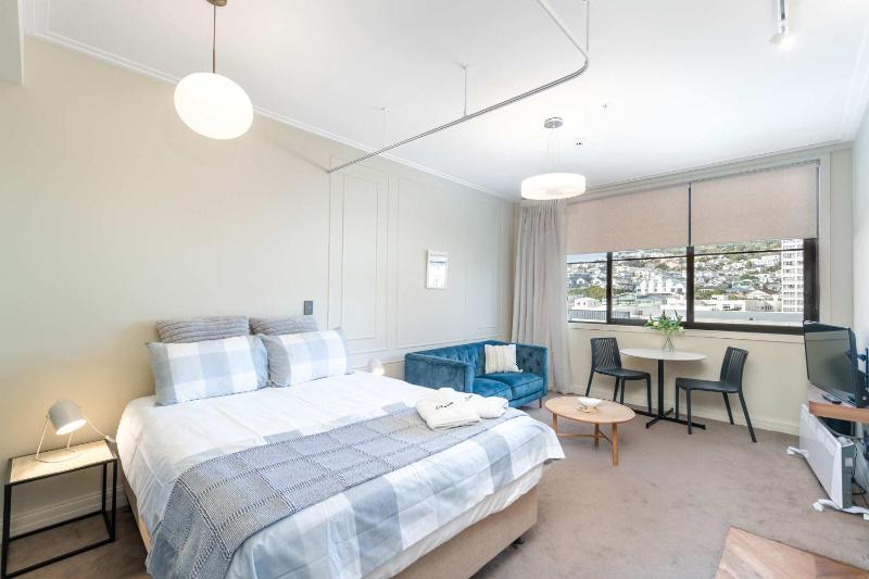 Central Te Aro Stay - Modern Studio for 2 - image 14