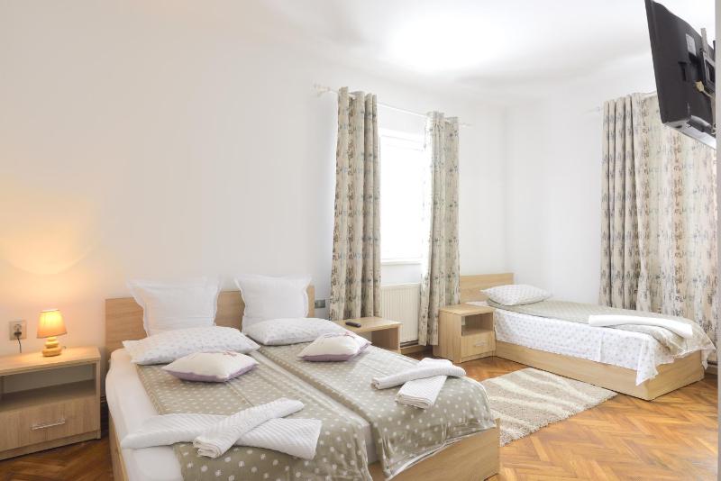 Triple Room image 4