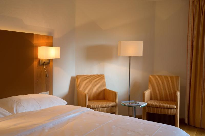 Standard Double Room image 3