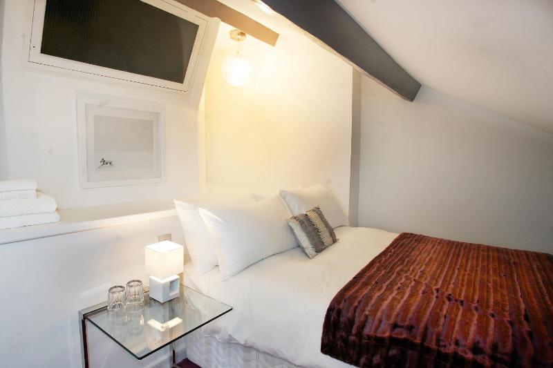 Three-Bedroom Suite image 3
