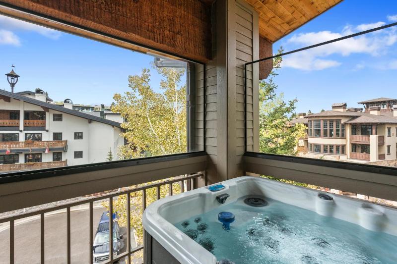 Royal Plaza at Deer Valley - One Bedroom Condo with Hot Tub #305 condo - image 4