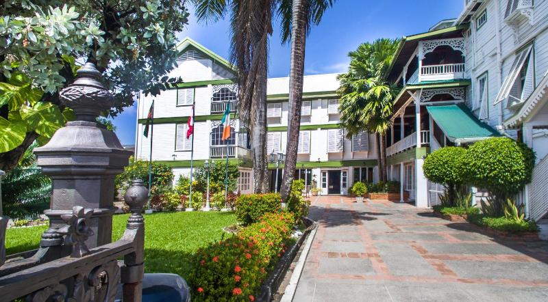 Cara Lodge Hotel - image 8