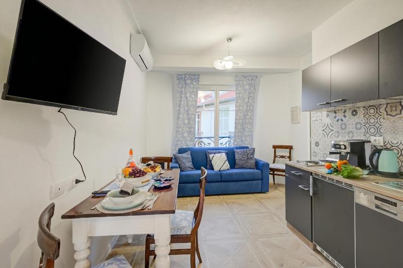 Paganini City Center Apartment with Terrace - Happy Rentals - image 8
