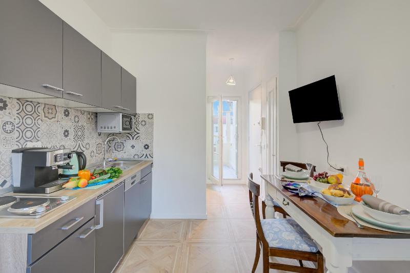 Paganini City Center Apartment with Terrace - Happy Rentals - image 15