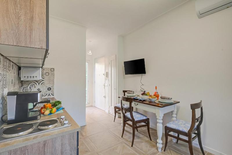 Paganini City Center Apartment with Terrace - Happy Rentals - image 14