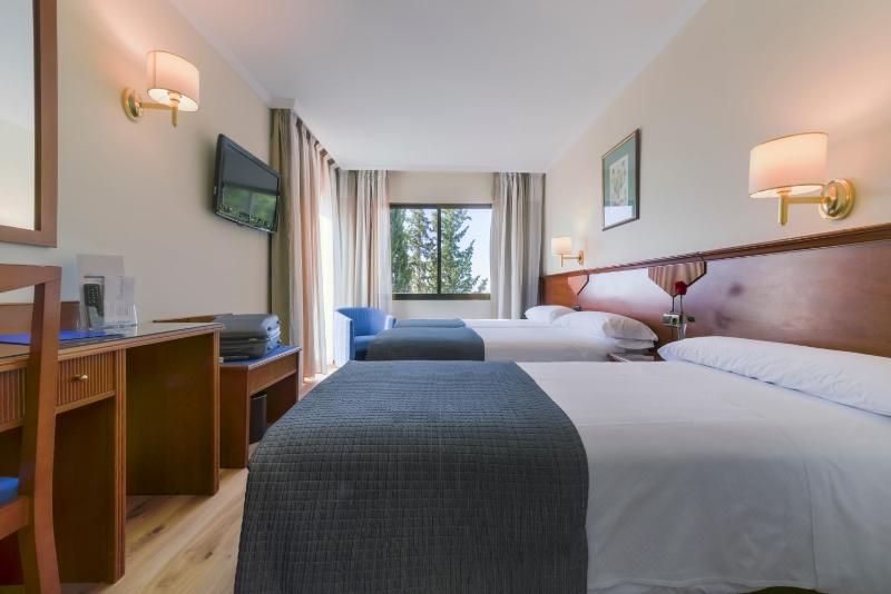 Triple Room (3 Adults) image 2