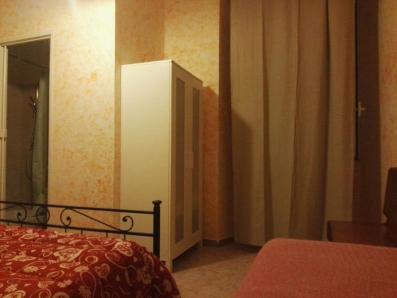Triple Room with Private Bathroom image 3