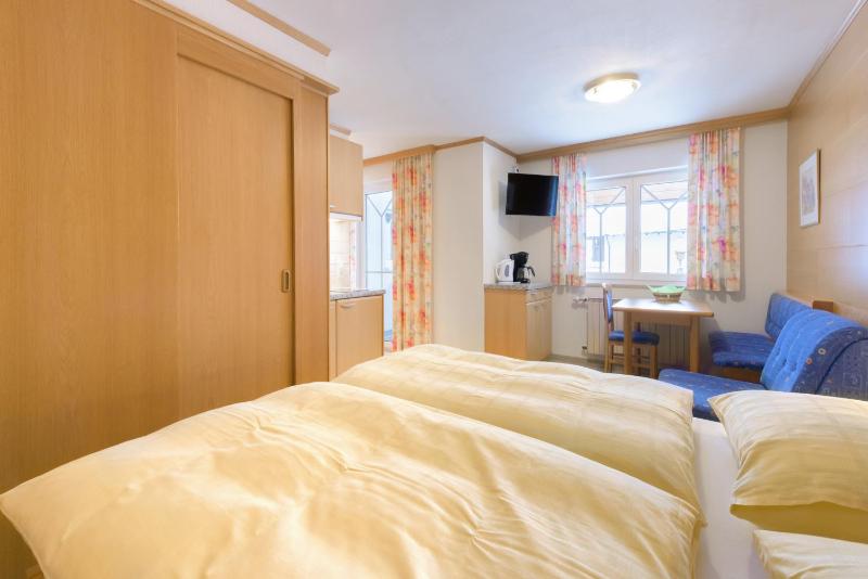 Apartment (2-3 Adults) image 3