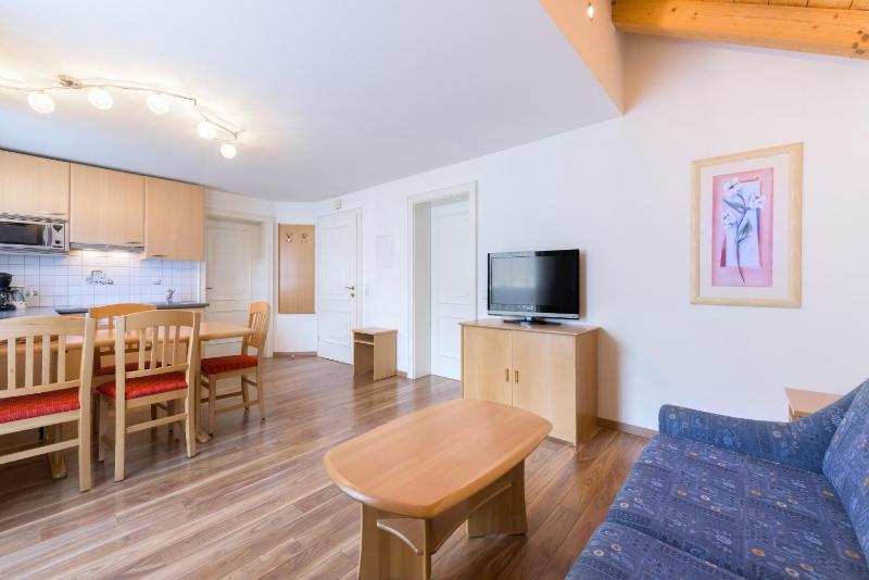 Apartment (2-4 Adults) image 3