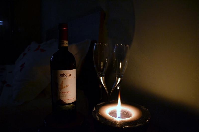 Double Room with Balcony image 4