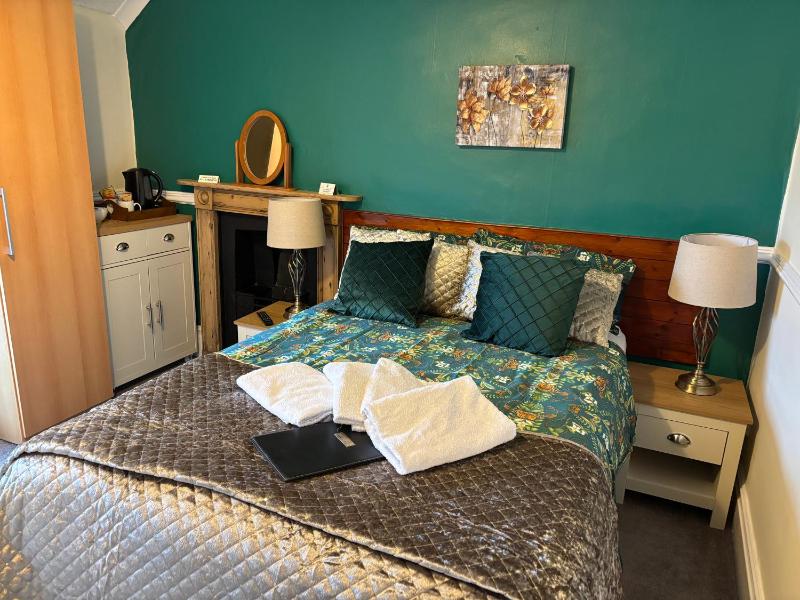 Weybourne Guest House - image 33