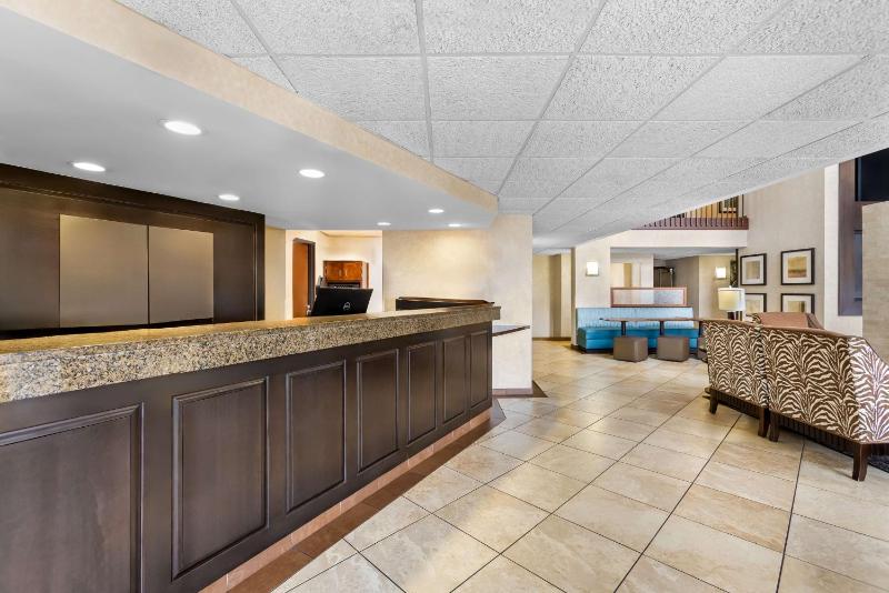 Sonesta Essential Houston Hobby Airport - image 18