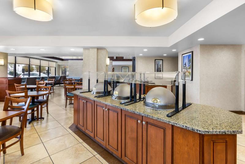 Sonesta Essential Houston Hobby Airport - image 31