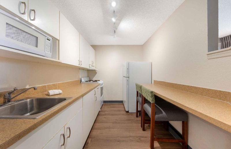 Extended Stay America Suites - Fort Lauderdale - Cypress Creek - NW 6th Way - image 17