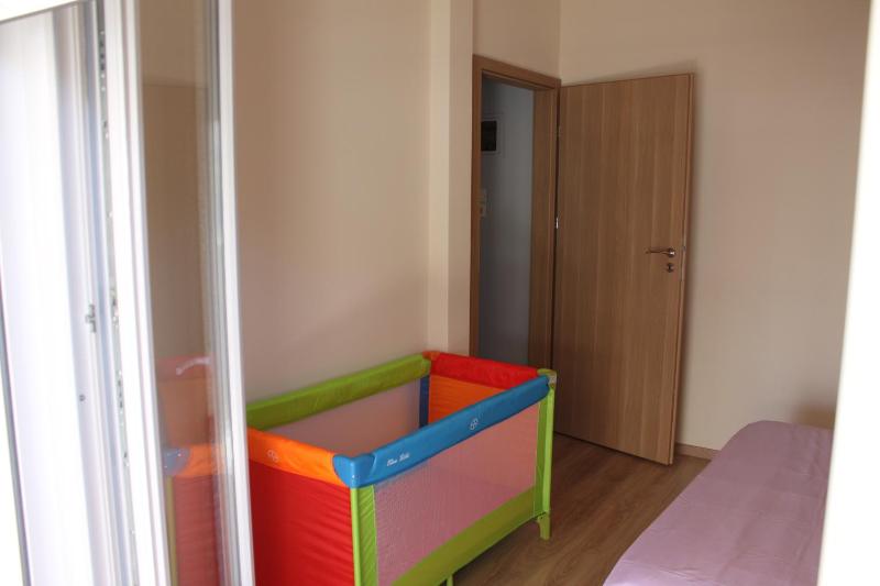 One-Bedroom Apartment image 4