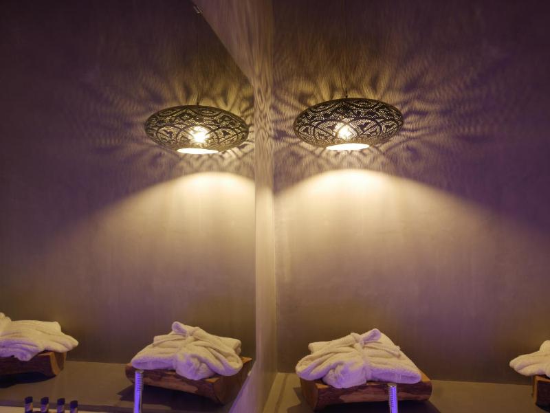 Deluxe Suite image 4