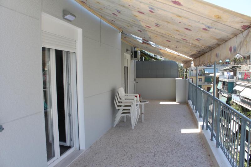 One-Bedroom Apartment image 2