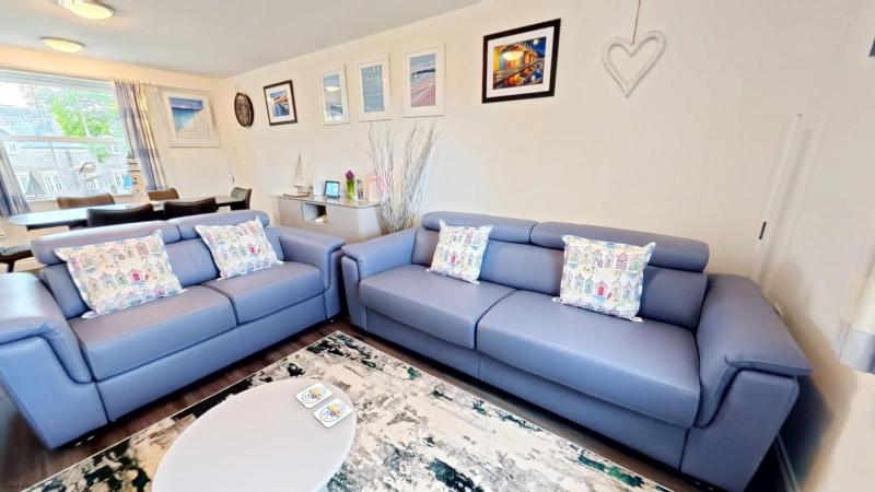 Paws and Relax - Part of the The Bay Filey Holiday Village with pool gym and direct beach access pub restaurant tennis and meadows walks - image 44