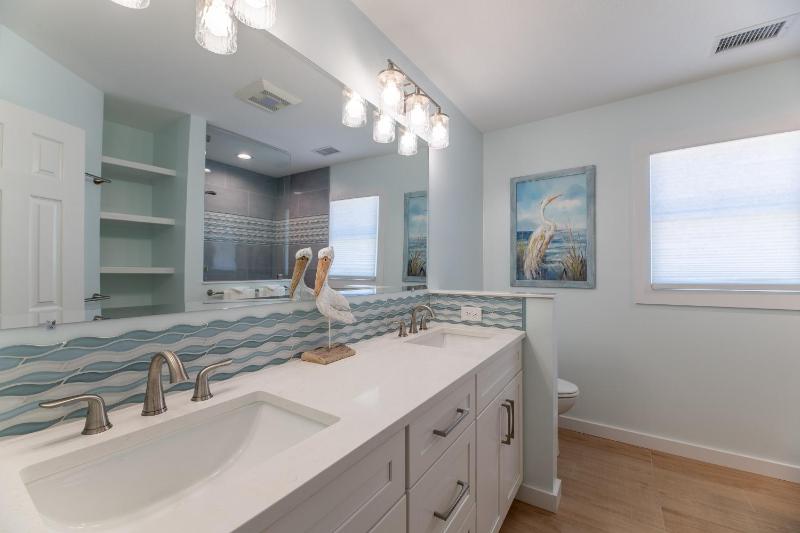 Rookery - Corolla Whalehead 395 Yds to Beach Ocean View Pool Hot Tub Pets OK Flex Stays - image 6