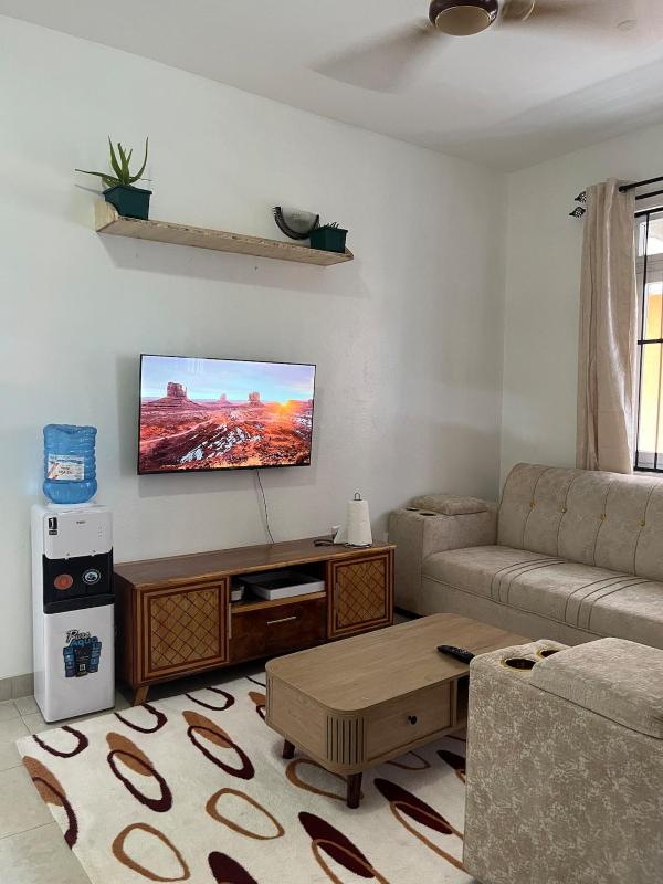 Spacious 1 bed apt with view in Bombolulu Mombasa - image 16