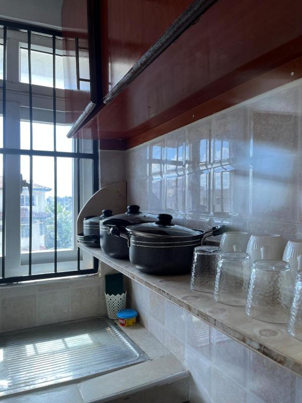 Spacious 1 bed apt with view in Bombolulu Mombasa - image 11