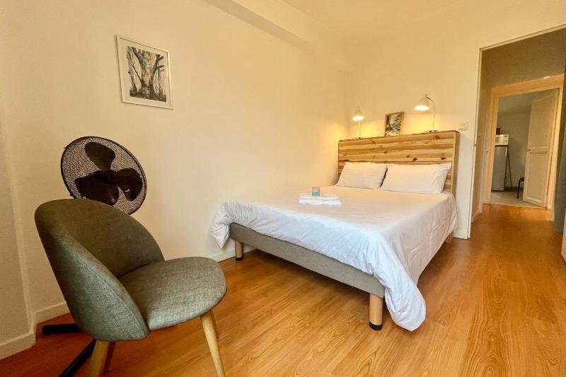 Charming 3 rooms of 50 m2 located in Hyères - image 12