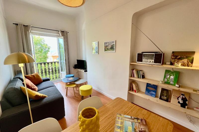 Charming 3 rooms of 50 m2 located in Hyères - image 3