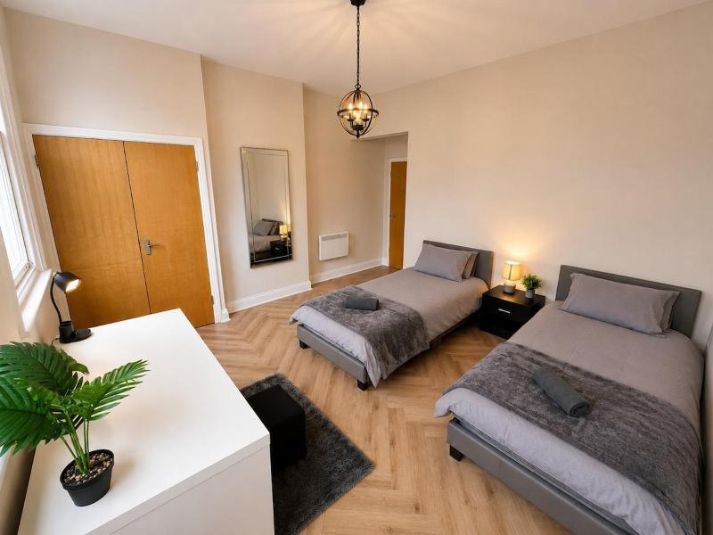 Superb Apartment In The Core Of Brighton - image 13