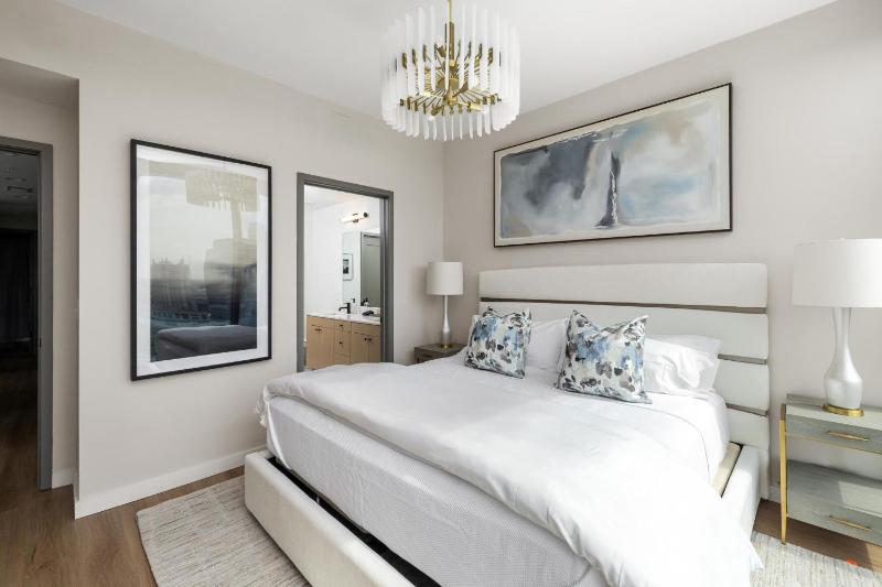20th Floor Corner - Lumiere Blanc Retreat - image 44